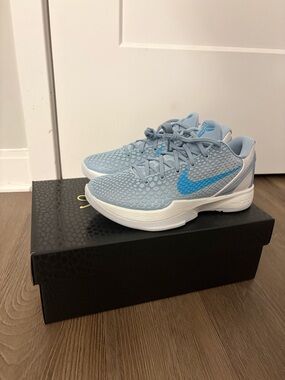 Kobe 6 Protro Size 6 Men Size 7.5 Women